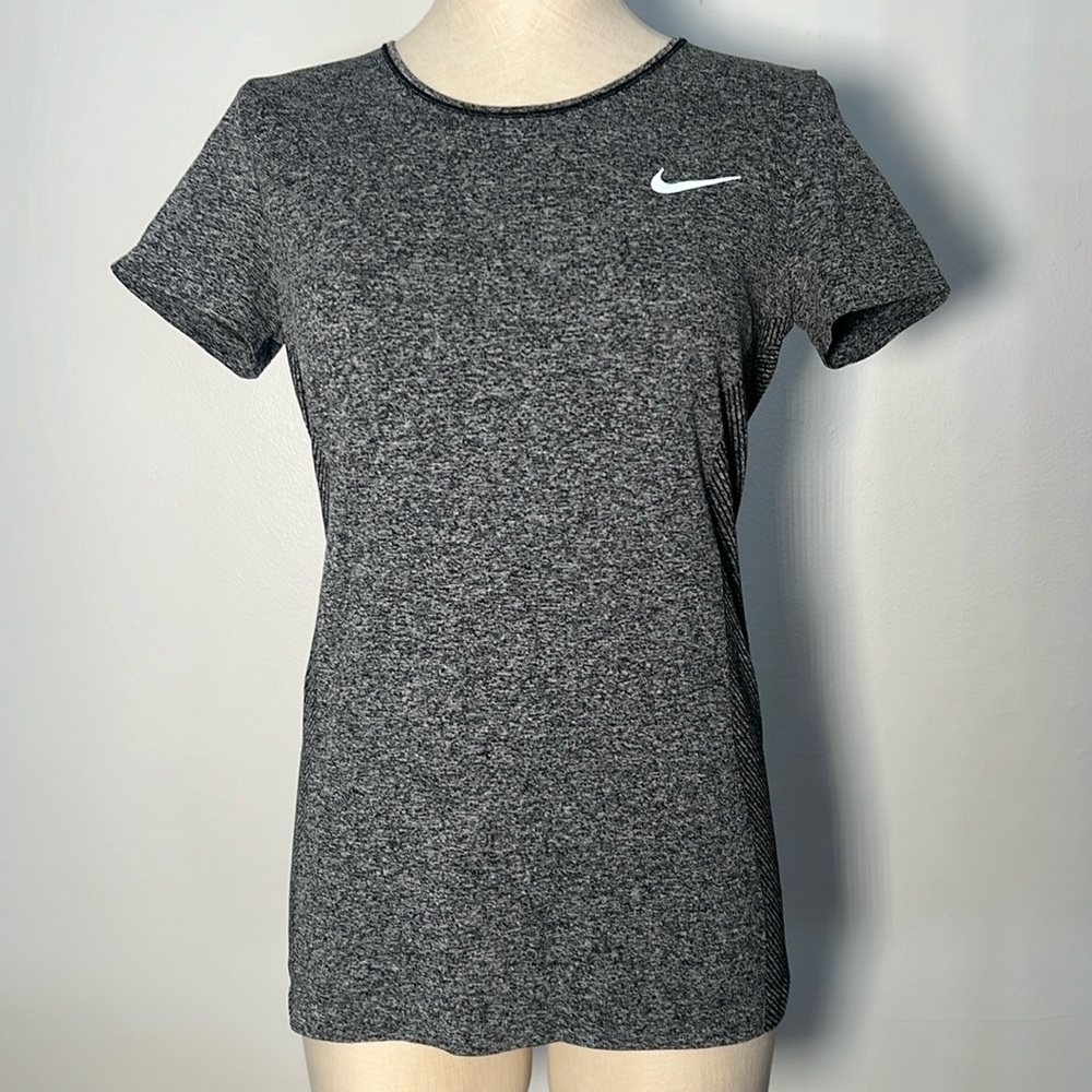 Nike women’s golf shirt